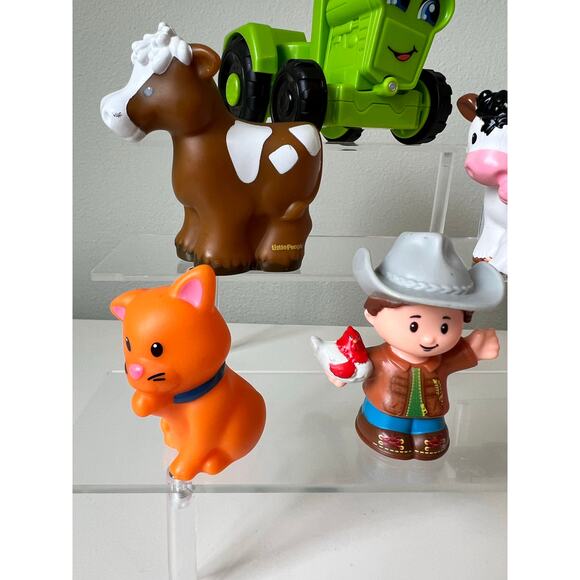 Fisher-Price Helpful Harvester Tractor Farmer and Barn Animal Figure Set - Picture 3 of 5